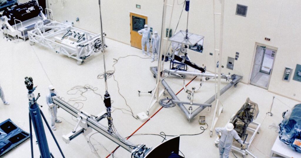 Широкое поле зрения телескопа NASA Roman показывает большой участок неба сразу, а не только крупный план объекта
